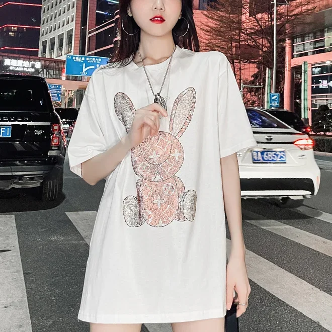 Embroidery - T-shirt casual estiva da donna: maglietta